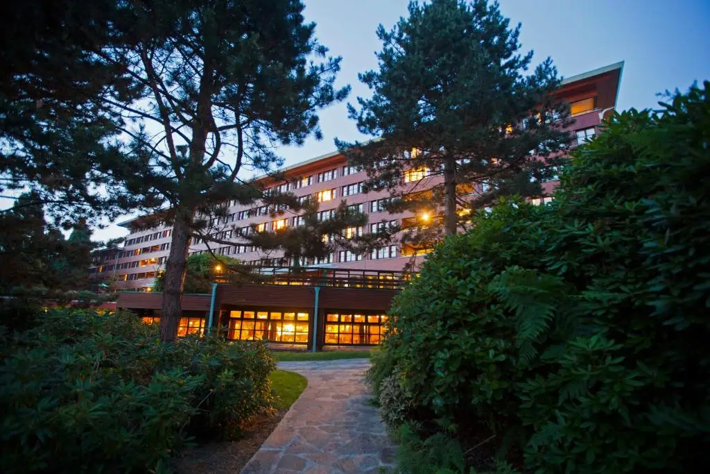 Disney's Sequoia Lodge